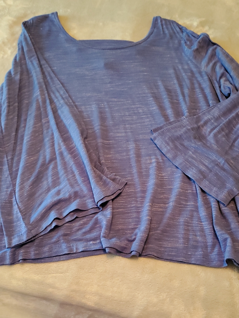 Relaxed Blue Long-Sleeve Women's Top with Subtle Texture